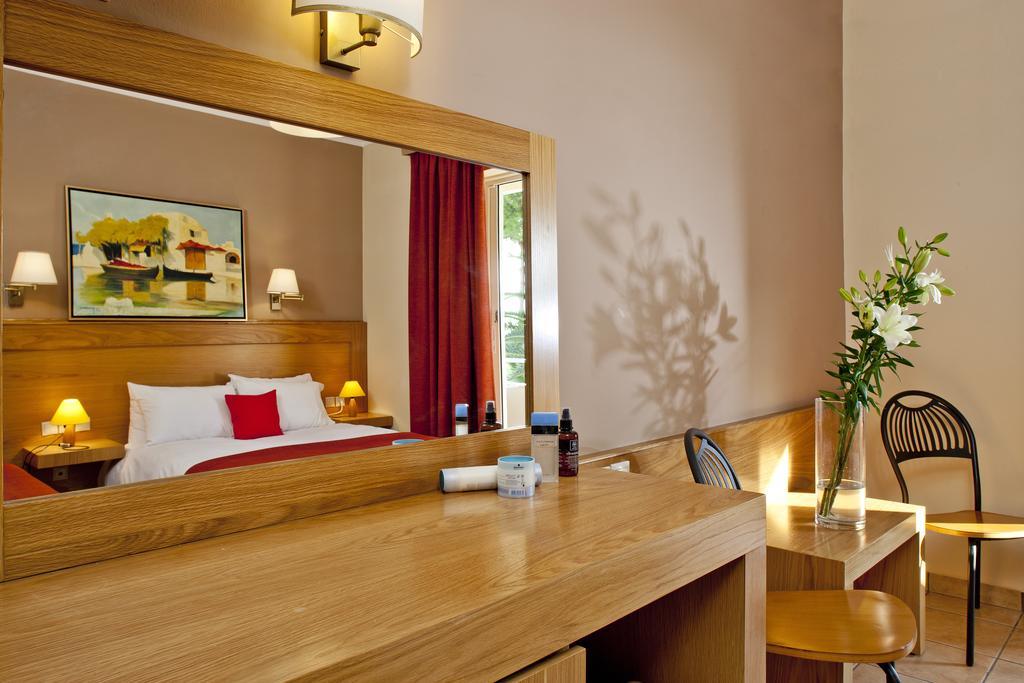 Ionian Sea Hotel & Villas - Aqua Park Kounopetra الغرفة الصورة