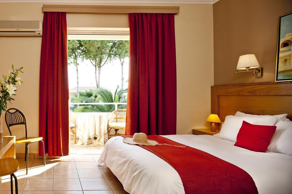 Ionian Sea Hotel & Villas - Aqua Park Kounopetra الغرفة الصورة